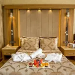 Laur Experience & Elegance Üdülőközpont 5*