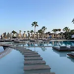 Laur Experience & Elegance Üdülőközpont 5*