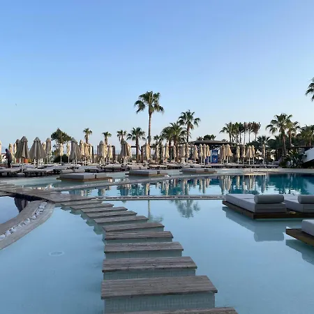 Laur Experience & Elegance Rezort 5*