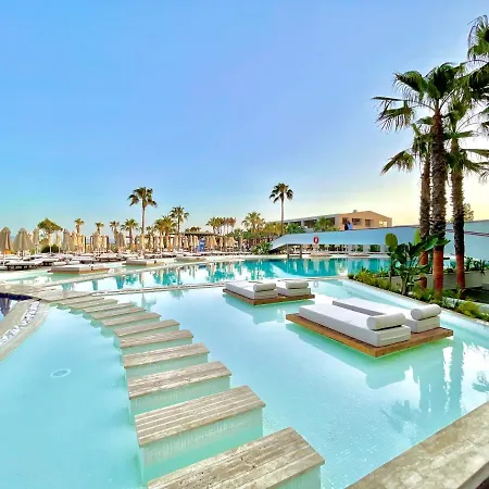 리조트 Laur Experience & Elegance