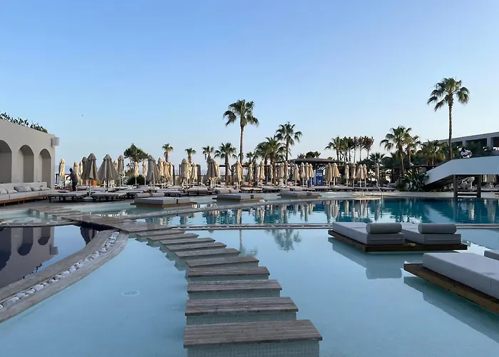 Laur Experience & Elegance Rezort 5*