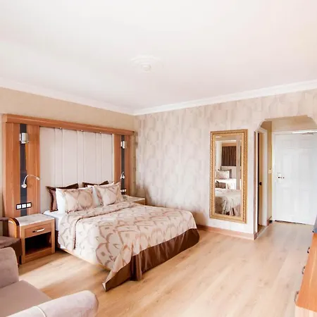 منتجع Laur Experience & Elegance 5*