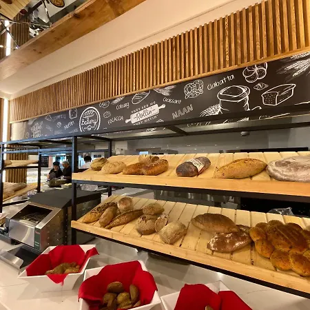 Laur Experience & Elegance