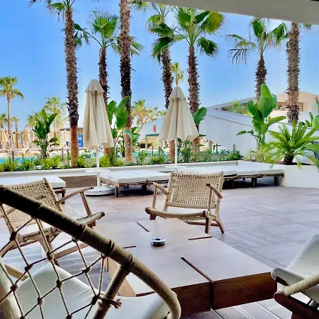 Laur Experience & Elegance منتجع