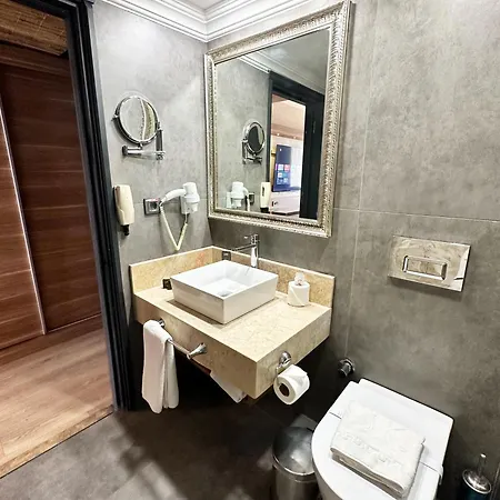 Laur Experience & Elegance منتجع ديديم