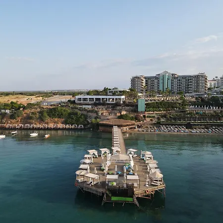 منتجع Laur Experience & Elegance