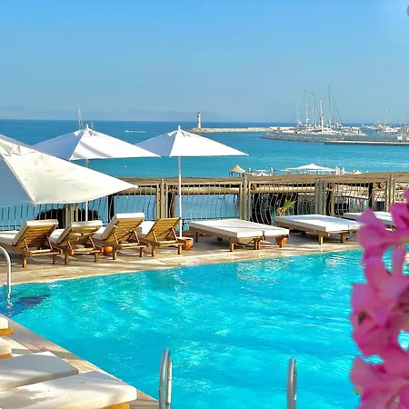 Laur Experience & Elegance منتجع