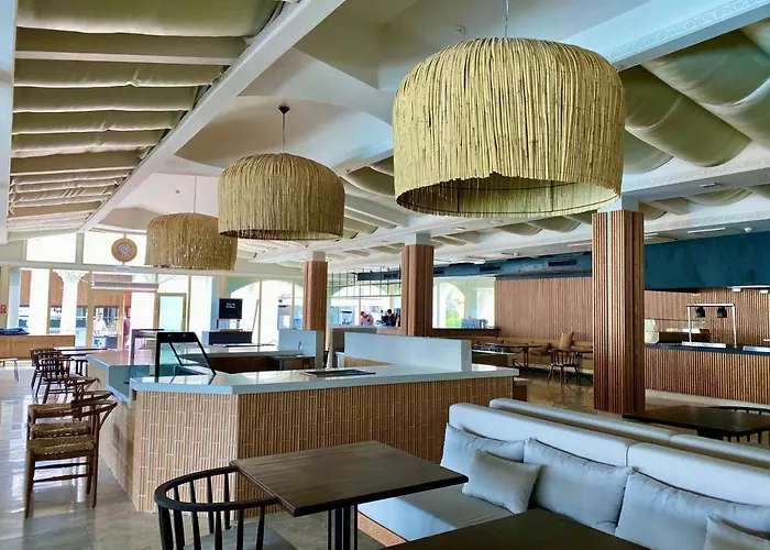 Laur Experience & Elegance